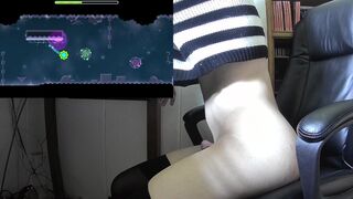 Femboys rides prodding buttplug until he beats a geometry dash level