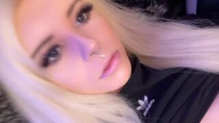 Silver-blondie TS pounds herself